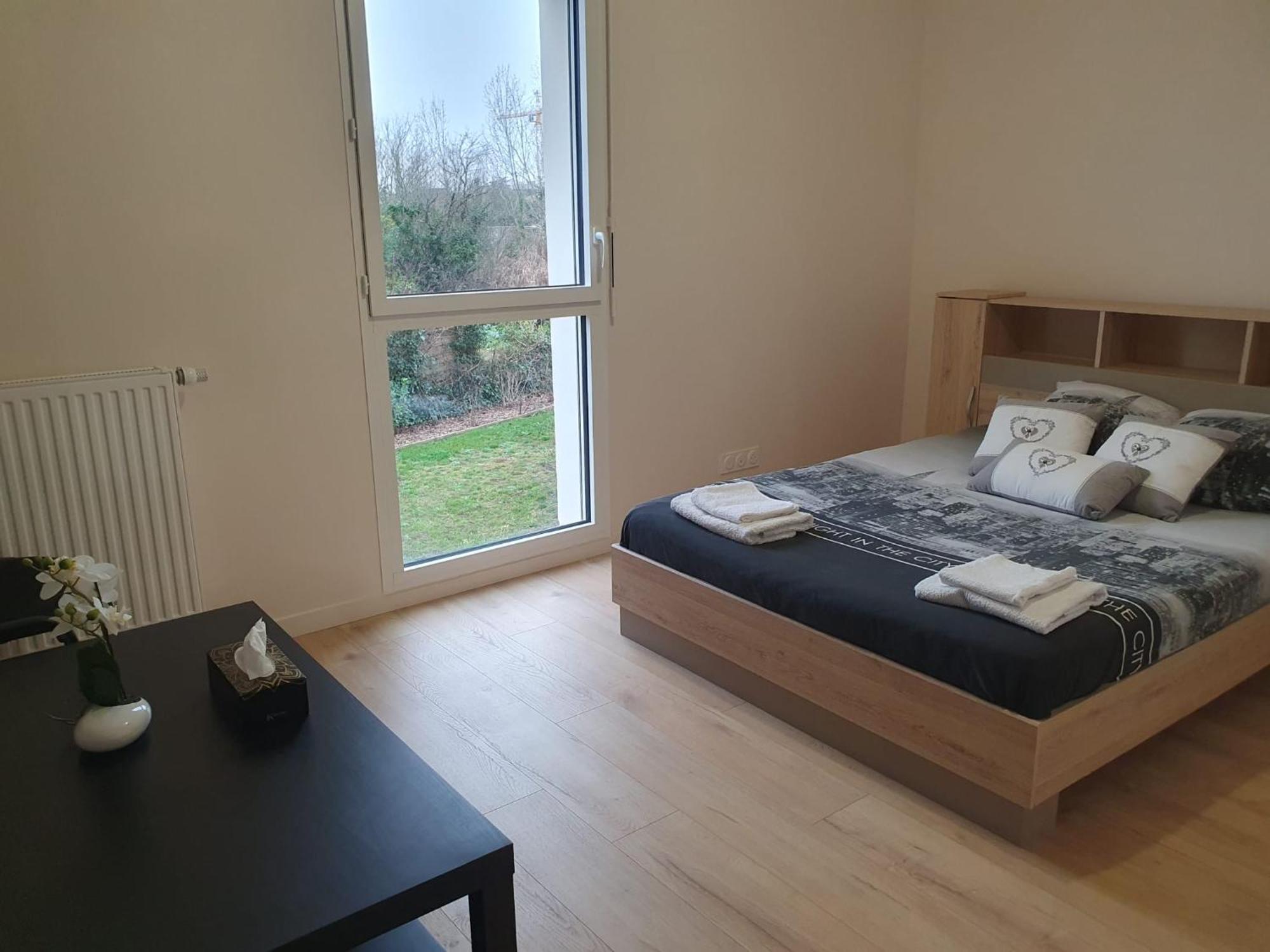 Appartement A Floirac Avec 2 Chambres, Un Parking Prive, Une Terrasse, A 5 Minutes En Voiture De L'Arkea Arena De Bordeaux エクステリア 写真