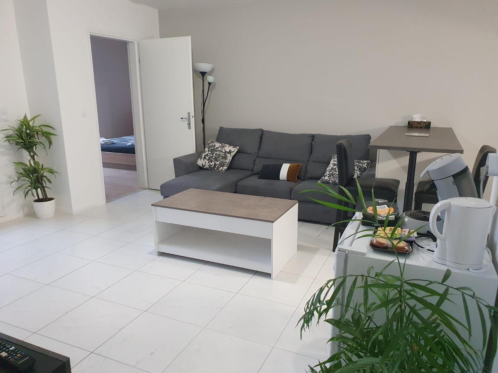 Appartement A Floirac Avec 2 Chambres, Un Parking Prive, Une Terrasse, A 5 Minutes En Voiture De L'Arkea Arena De Bordeaux エクステリア 写真