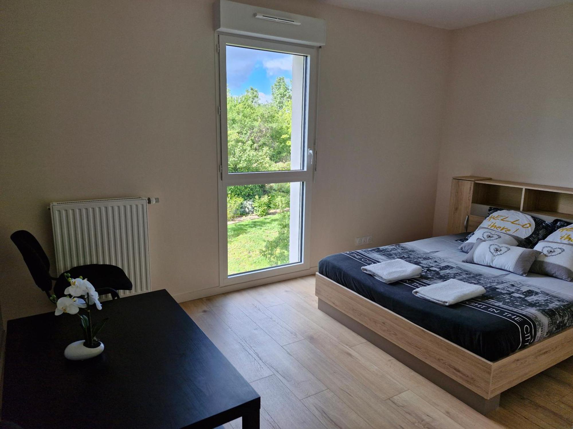 Appartement A Floirac Avec 2 Chambres, Un Parking Prive, Une Terrasse, A 5 Minutes En Voiture De L'Arkea Arena De Bordeaux エクステリア 写真
